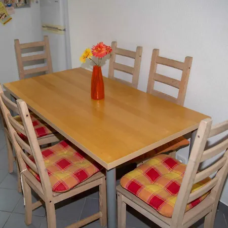 064 Lindenstra_e Apartment